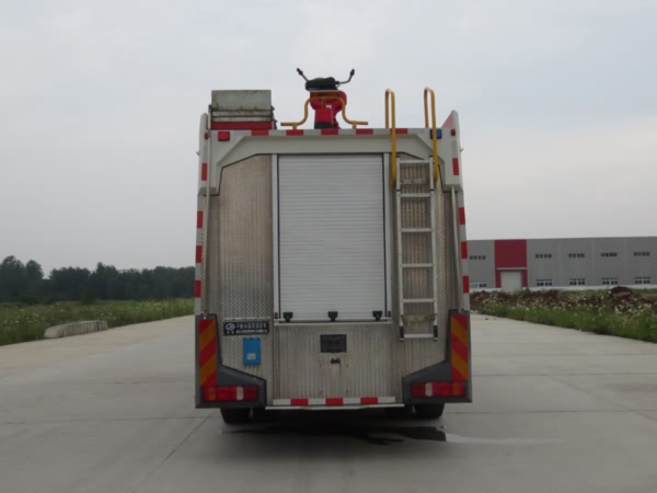 重汽干粉水联用消防车